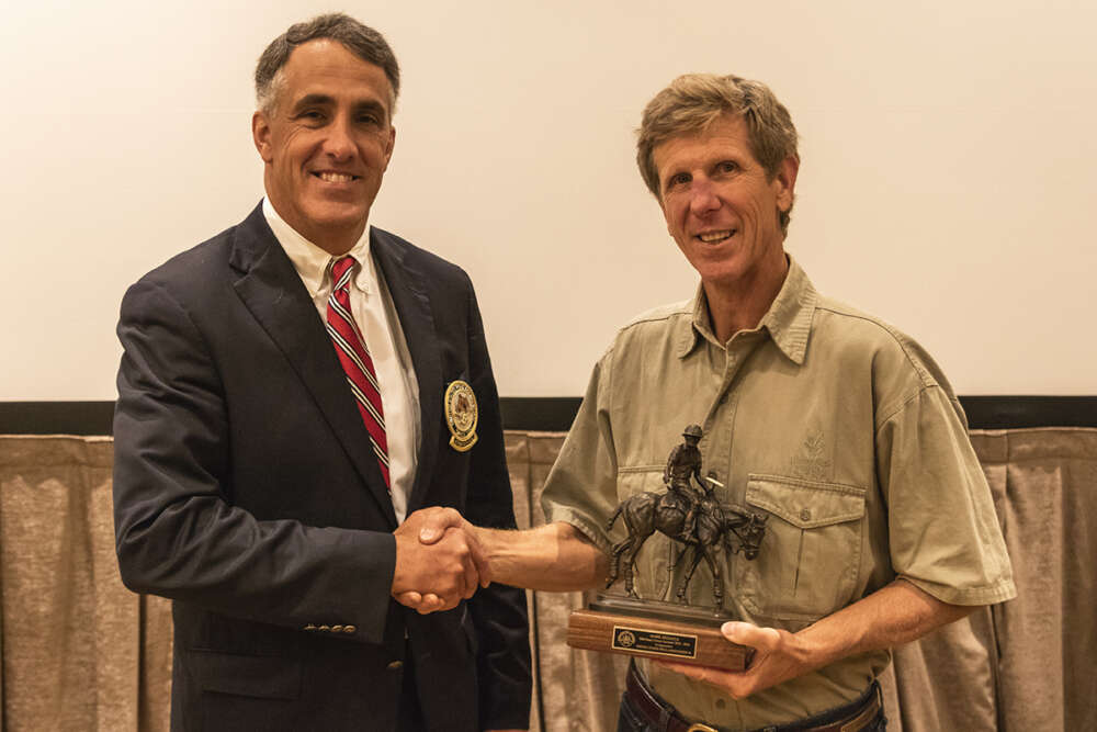 USPA Chairman Chip Campbell presents bronze to Mark Sedacca thanking him for his Midstates Circuit Governor service. 