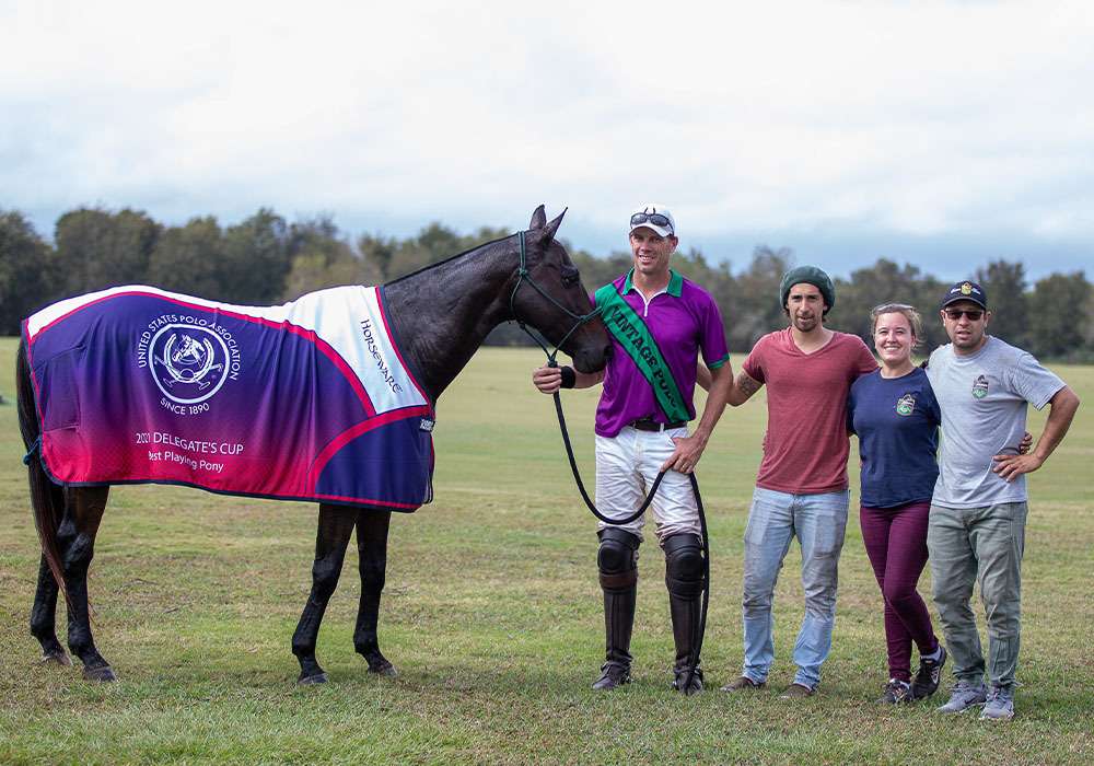 Best Playing Pony, Farolito. Played and owned by Jimmy Seward, pictured with Fernando Pees, Marcela Banegas and Topo Lara.