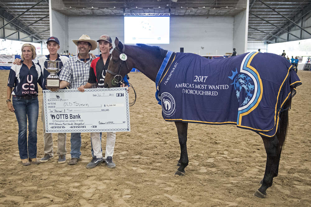 2017 Thoroughbred Makeover champion Old Tavern, pictured with Joanna, Harry, Rob and Charlie Caldwell. ©Anne Litz.