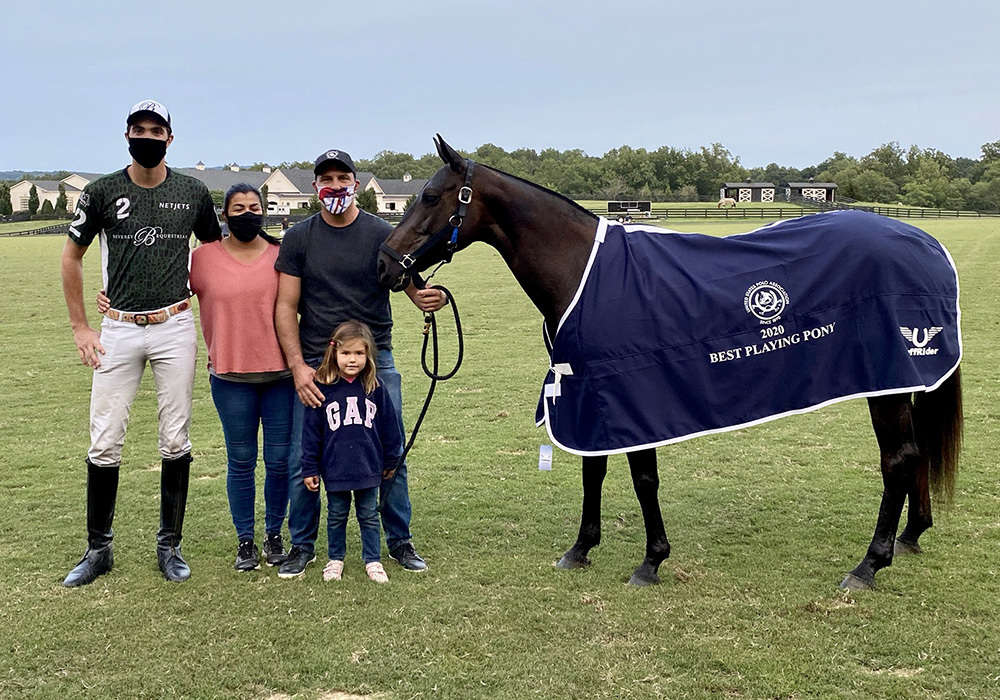 Best Playing Pony Yatay Casita Robada, owned and played by Hilario Figueras. Pictured with Alejandro Merino and Alejandra Nievas.