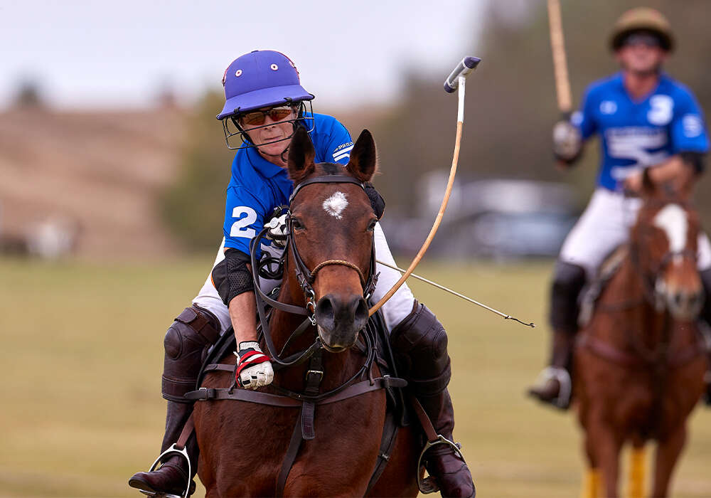 Bar Spur's Wendy Stover hits a neckshot.