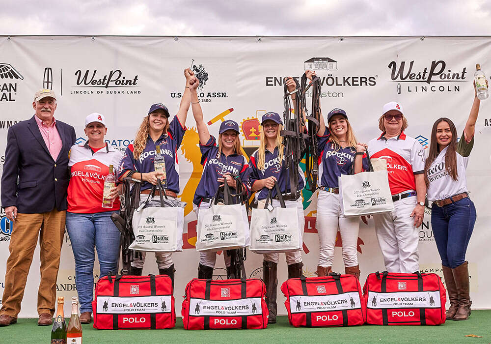 Rocking P's Maitena Marre, Mili Sanchez, Summer Kneece, Bridget Price. Pictured with USPA Governor-at-Large Steven Armour, Engel & Volkers Houston Jenny Vargas, Brooks Ballard and Ketel One Botanical Sponsor Sara Arias.