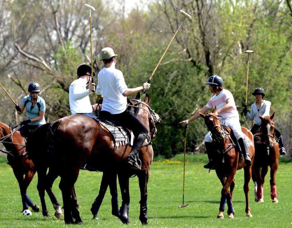 Matias Obregon teaching polo school from Spring Session polo school at Go Polo ©Hey Jude World Photography