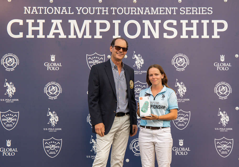 Sportsmanship Award for continued positive attitude, fairness and support for their peers on and off the field was awarded to Girls Blue's Robyn Leitner. Presented by Central Circuit Governor Bob McMurtry. ©Kaile Roos