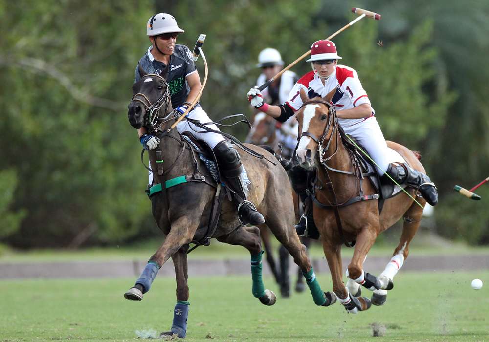 Todd Thurston hitting a neckshot with Benji Daniels in pursuit. ©David Lominska