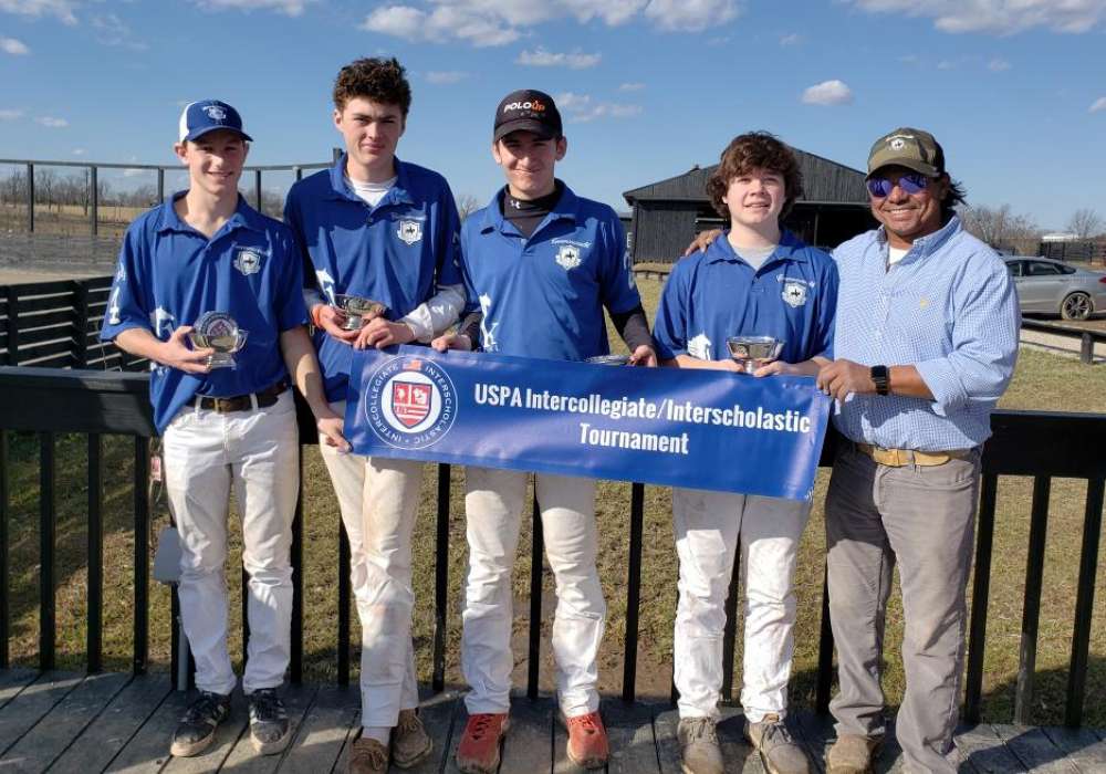 Coach Jorge Vasquez with Central Open Preliminary Winners Commonwealth Polo Club. Pictured are Ford Middendorf, Angus Middleton, Patricio Fraga and Stuart Boland.