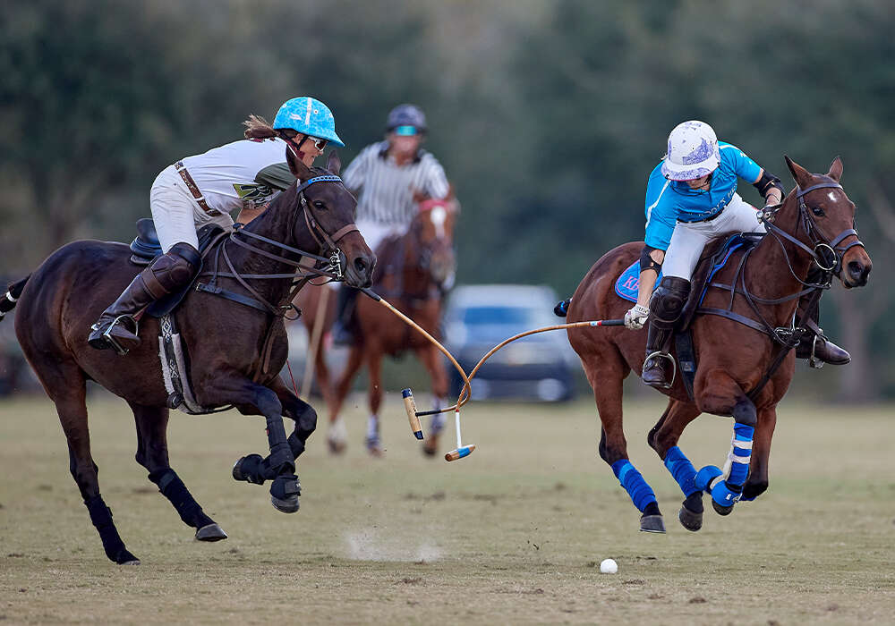 Ketel One Botanical's Tiamo Hudspeth with a hook on Woody's Furs Karson Bizzell. ©David Murrell