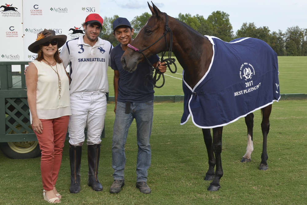 Best Playing Pony Fancy owned and ridden by Mariano Obregon, presented by Brenda Lynn and pictured with Marcos Esquivel.