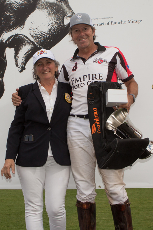 Most Valuable player Robert Payne II, presented by USPA Governor at Large Vicky Owens.